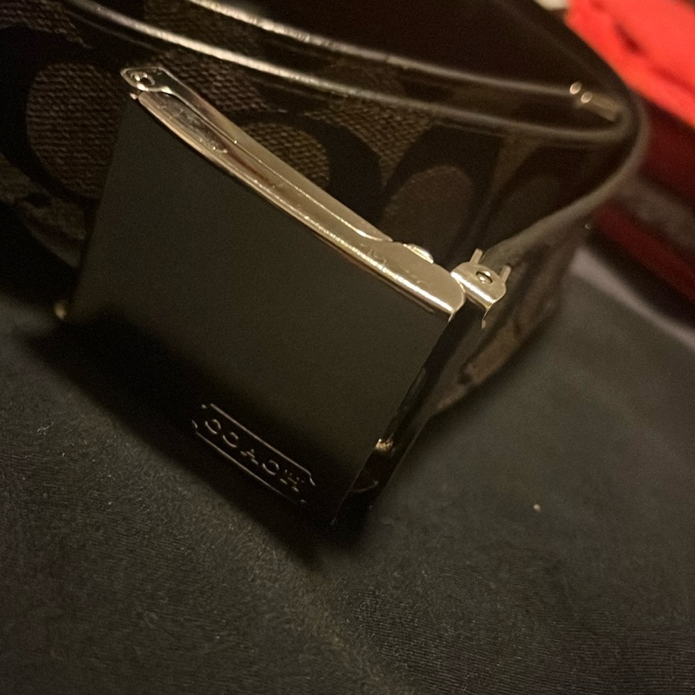 Coach belt. Wore 2 times.